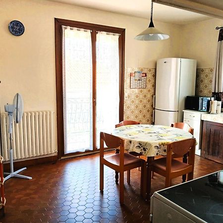 Spacieux Appartement Proche Centre Et Piscine Condom Exteriör bild