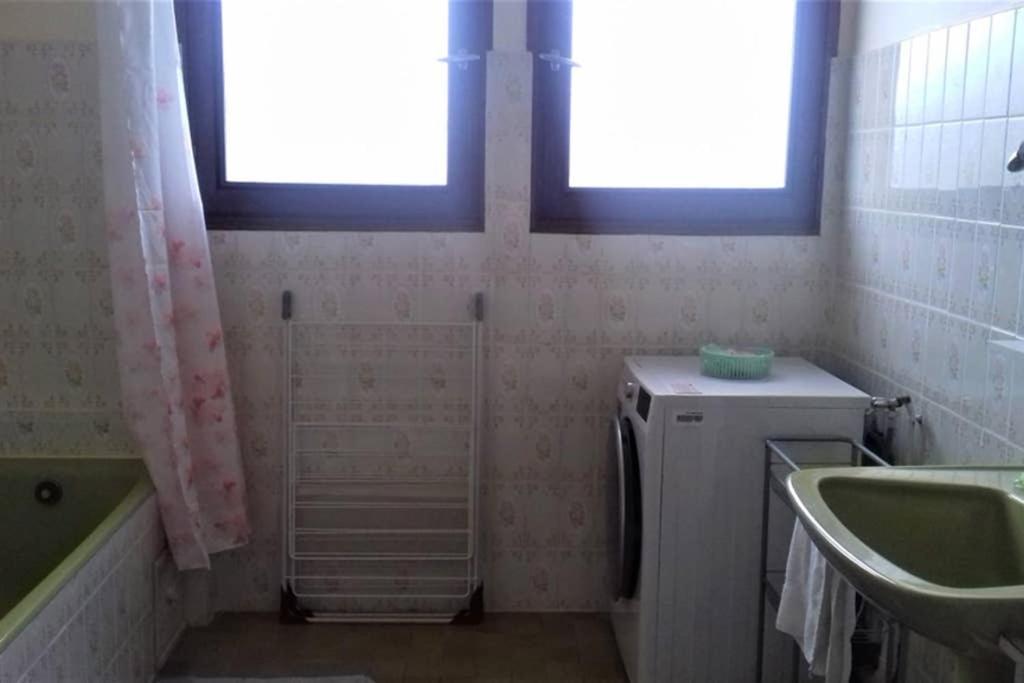 Spacieux Appartement Proche Centre Et Piscine Condom Exteriör bild