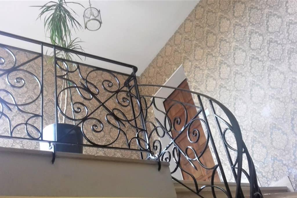 Spacieux Appartement Proche Centre Et Piscine Condom Exteriör bild